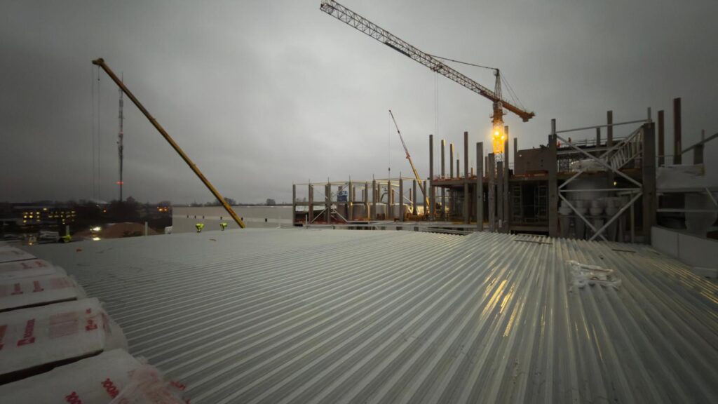 Jumta nesošo lokšņu montāža, Jelgava